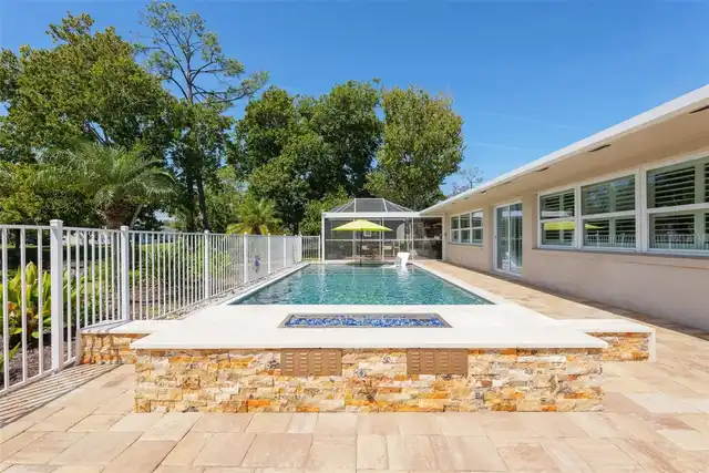 Listing Photo 10