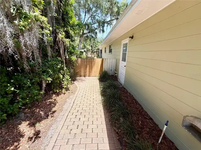 Listing Photo 7