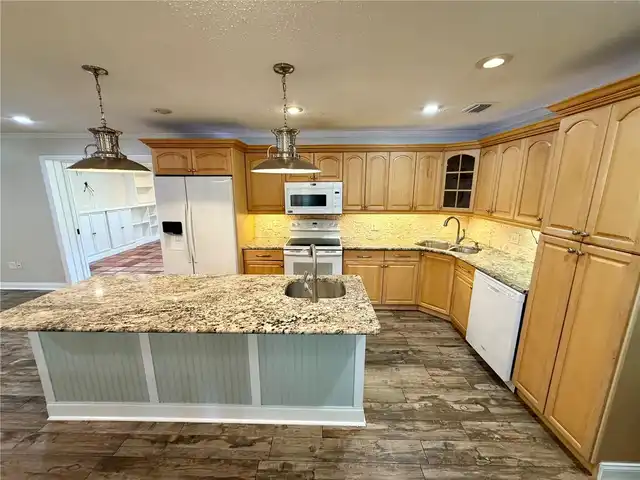 Listing Photo 33