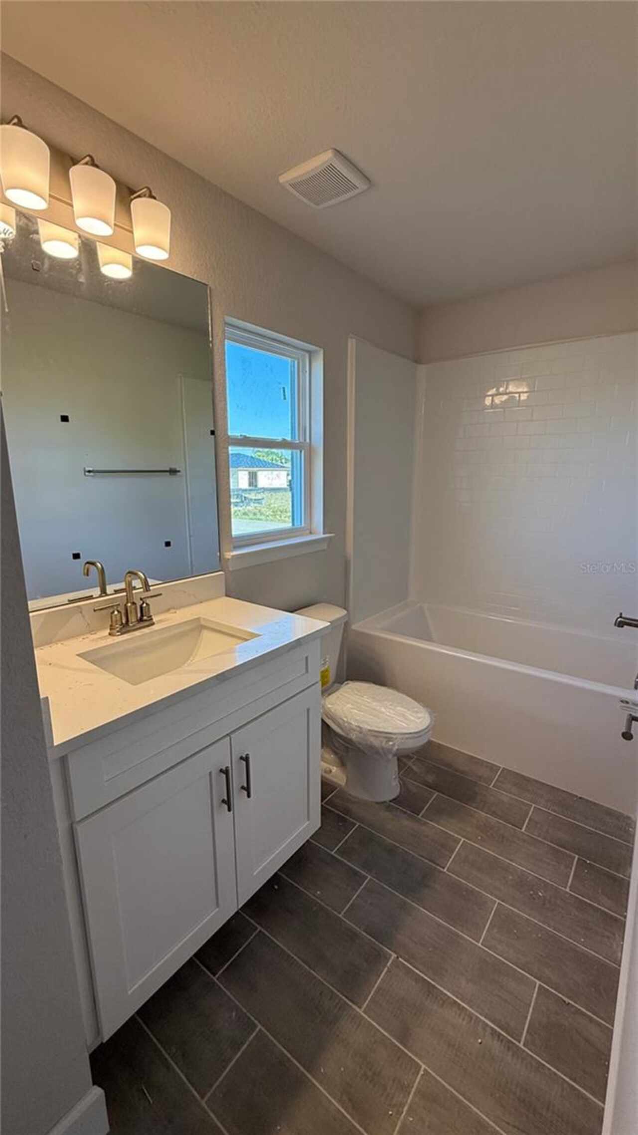 Listing Photo 9