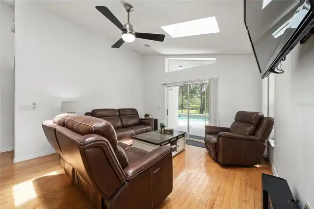 Listing Photo 23