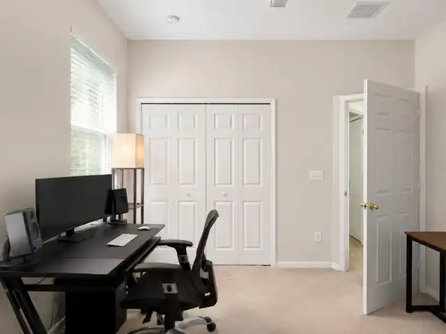 Listing Photo 9