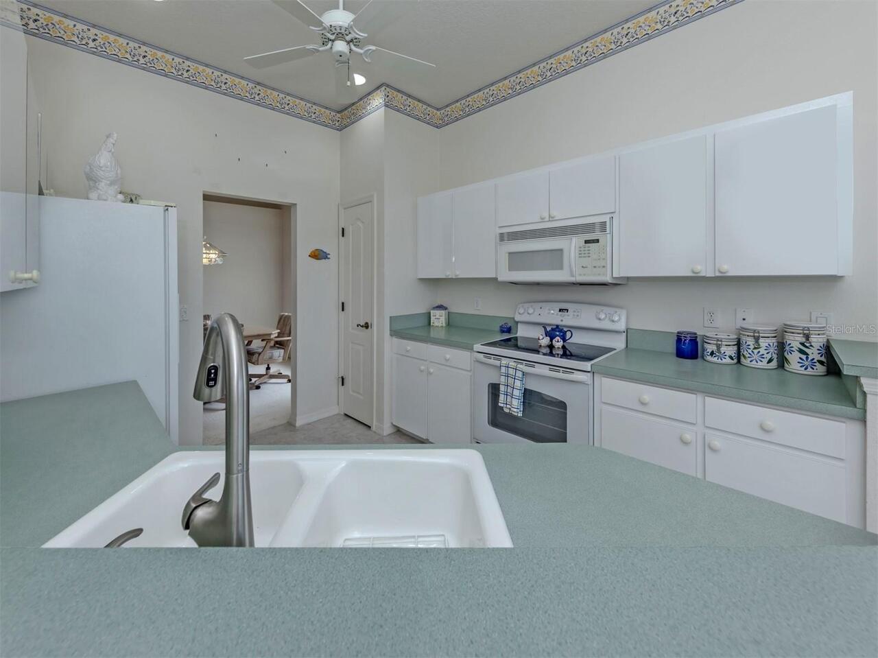Listing Photo 12