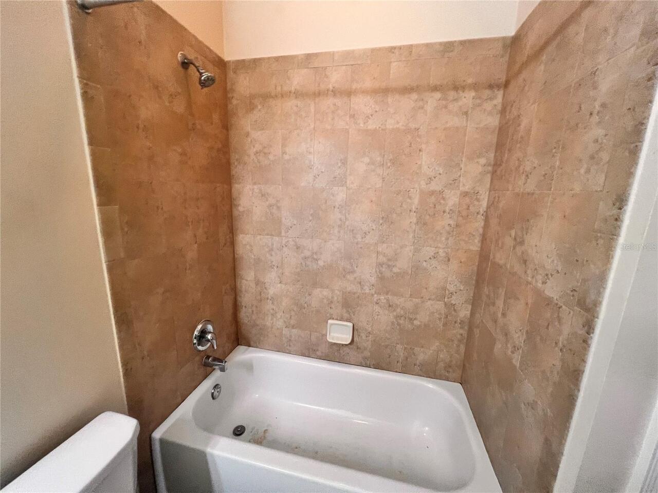 Listing Photo 12