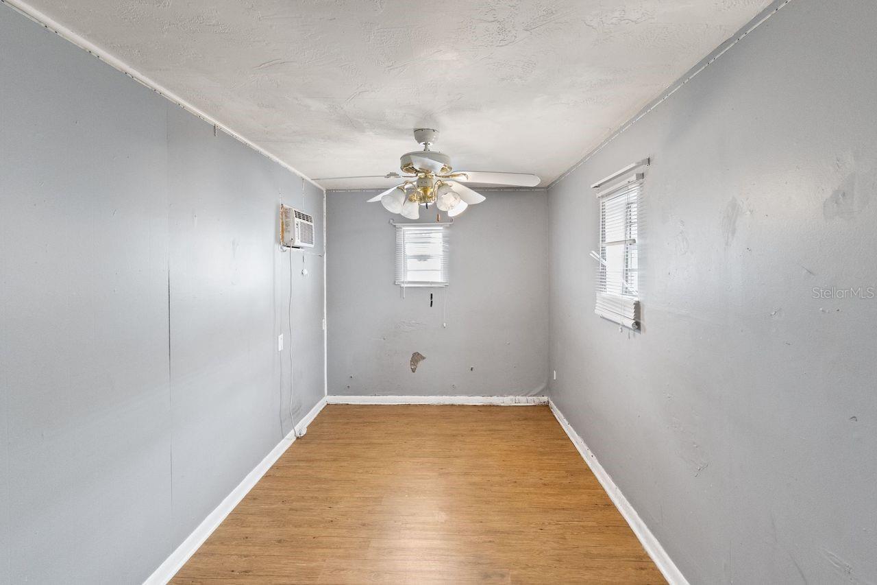 Listing Photo 14