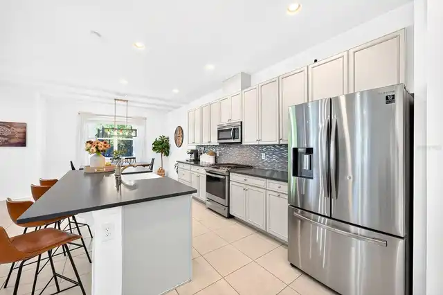 Listing Photo 11