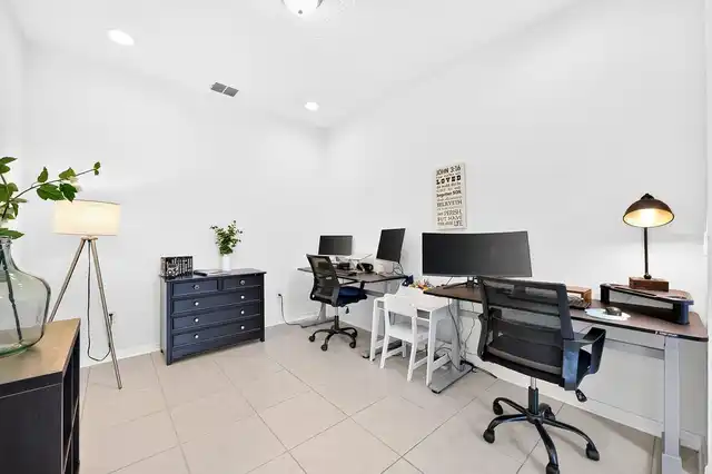 Listing Photo 16
