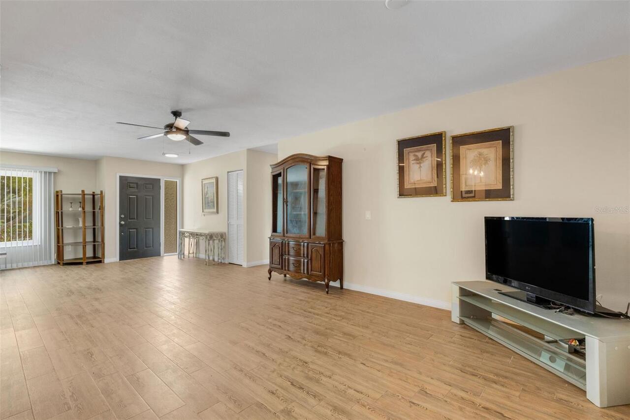 Listing Photo 14