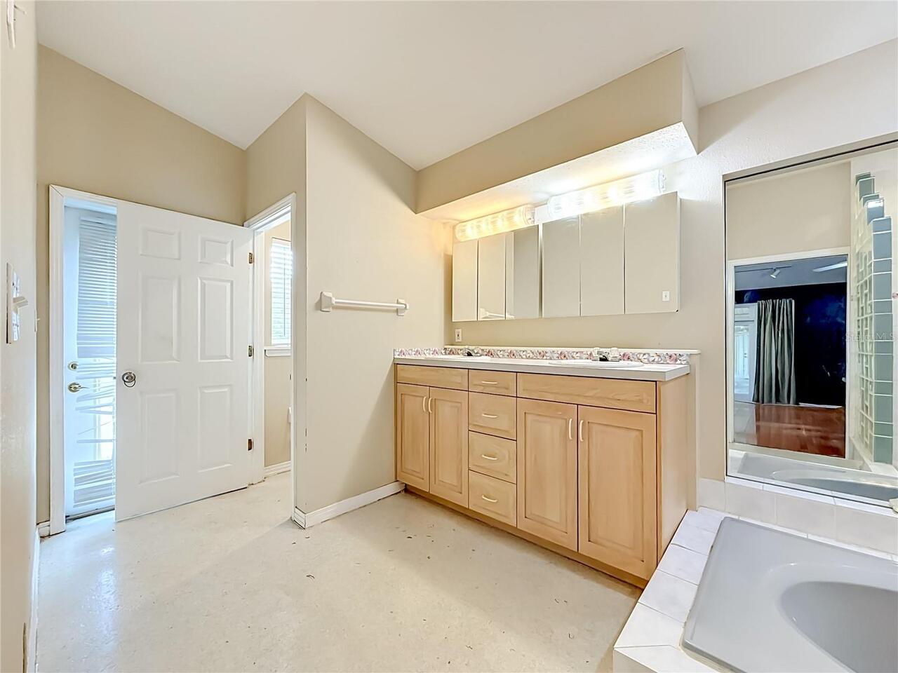 Listing Photo 33