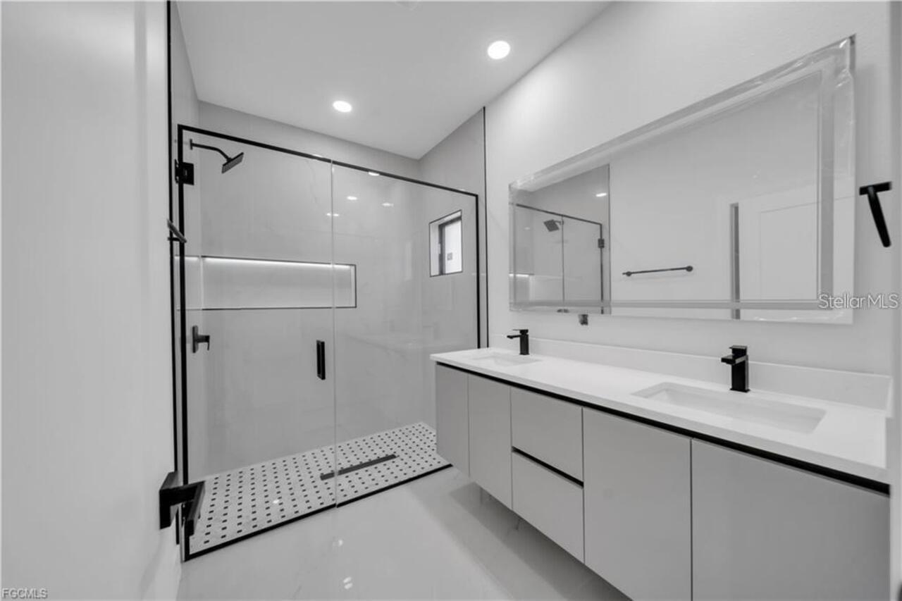 Listing Photo 11