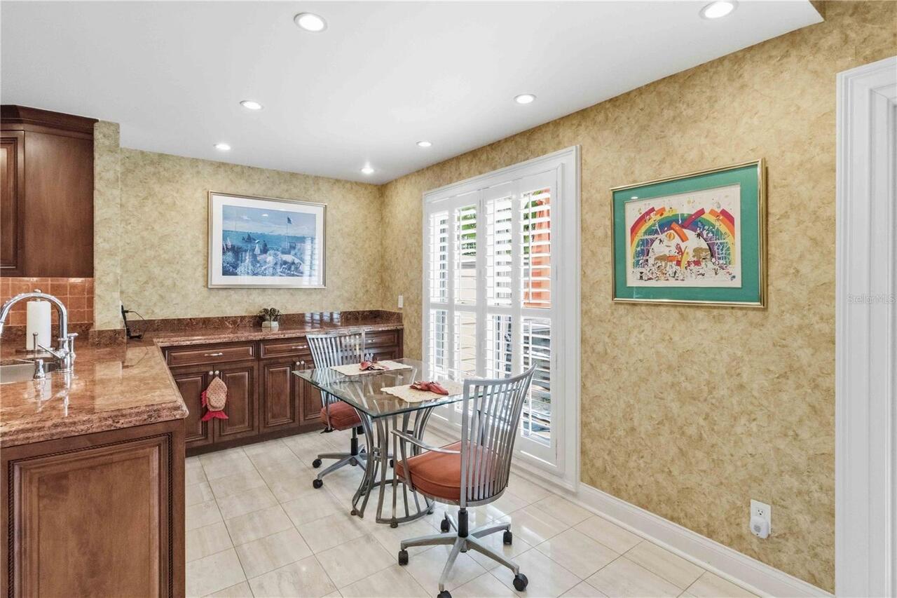 Listing Photo 11
