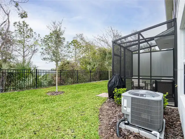 Listing Photo 12