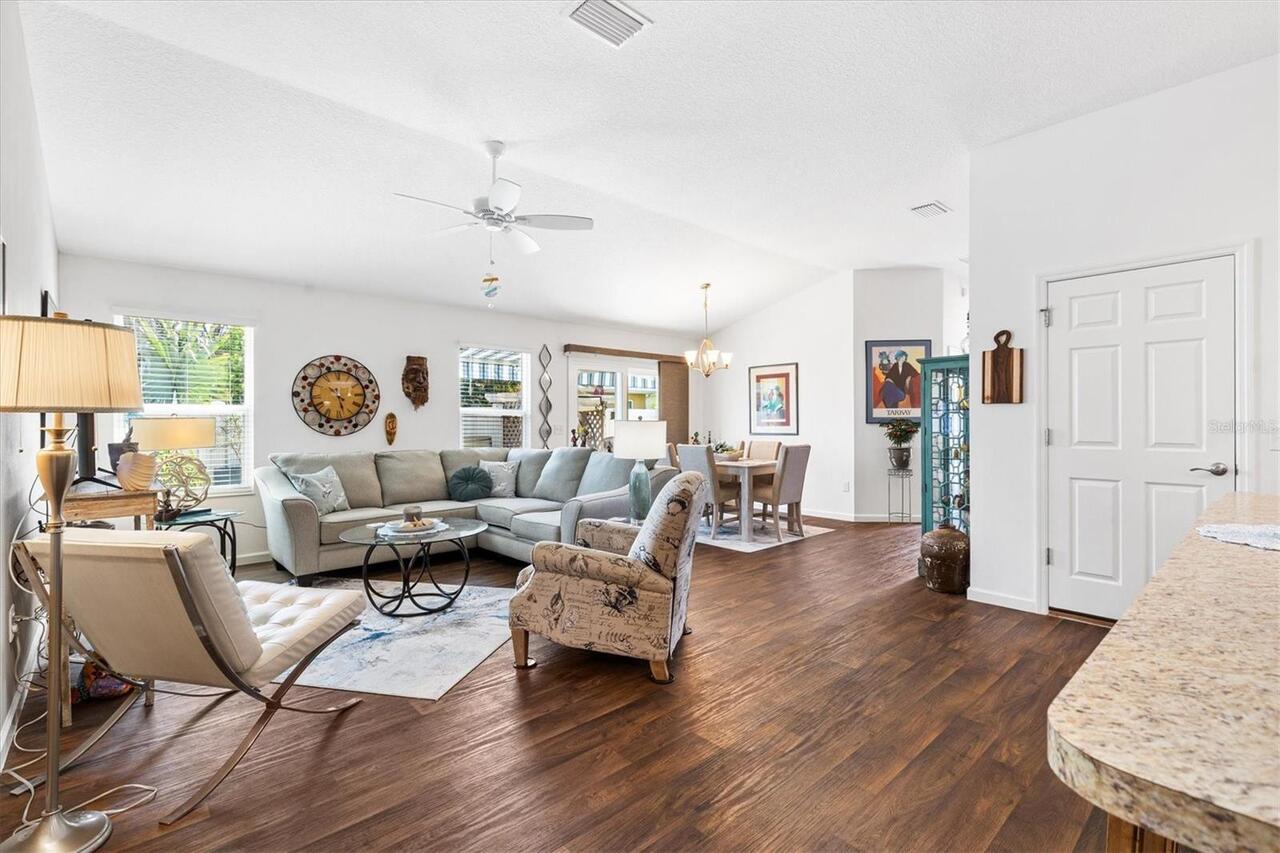 Listing Photo 7