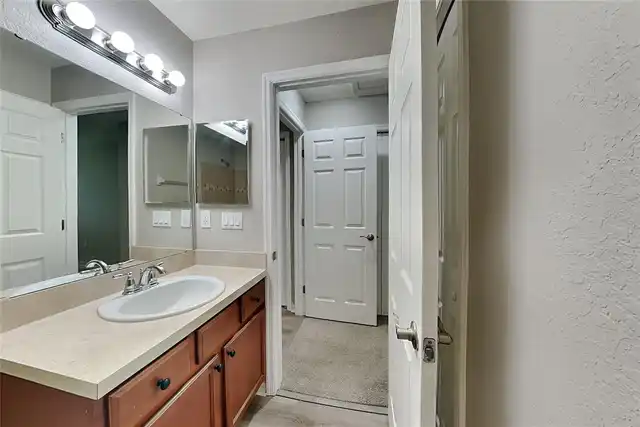 Listing Photo 11