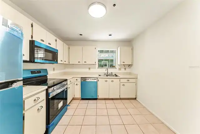 Listing Photo 12