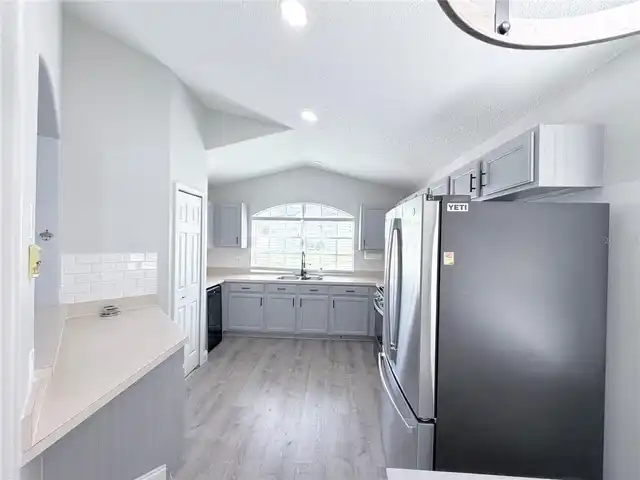 Listing Photo 10