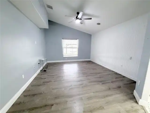 Listing Photo 20