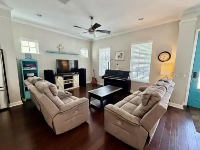 Listing Photo 9