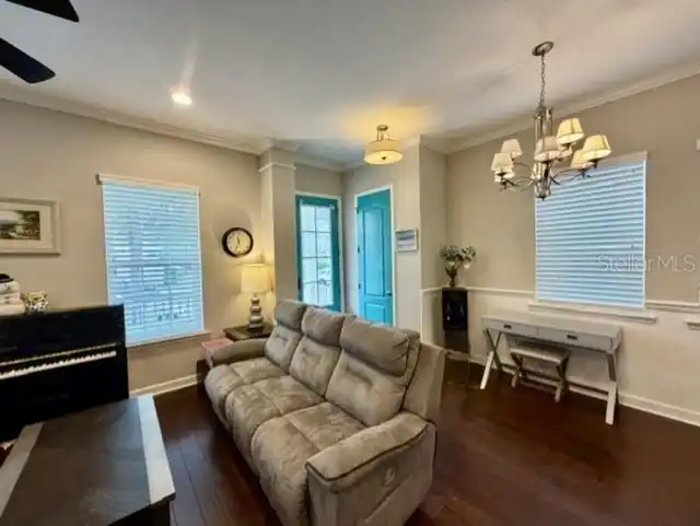 Listing Photo 11