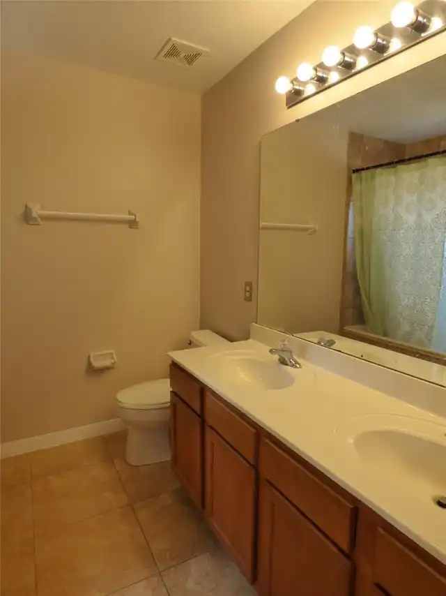 Listing Photo 9
