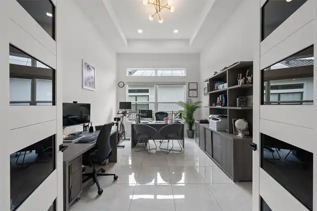 Listing Photo 12