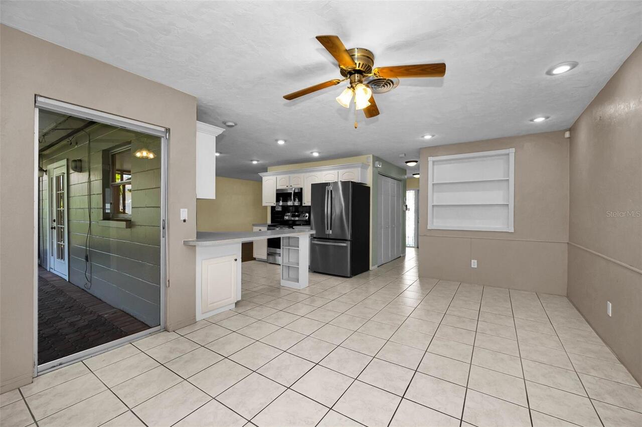 Listing Photo 12