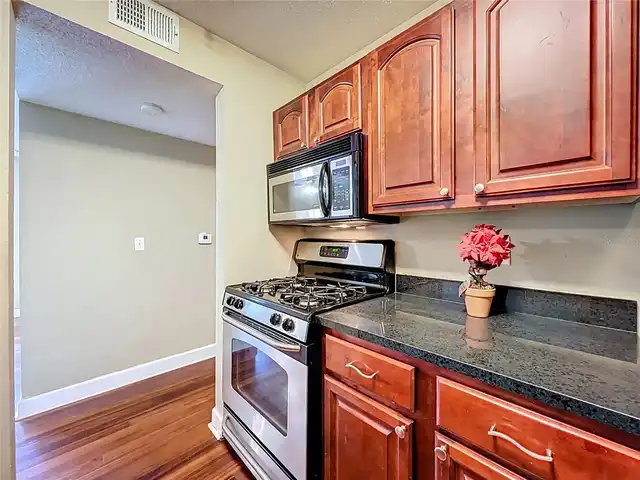 Listing Photo 20