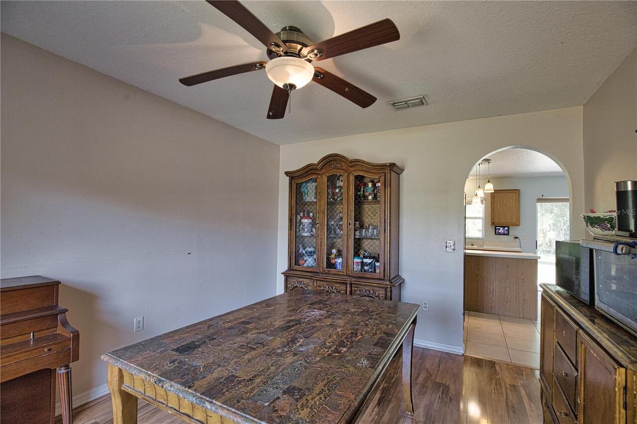 Listing Photo 12