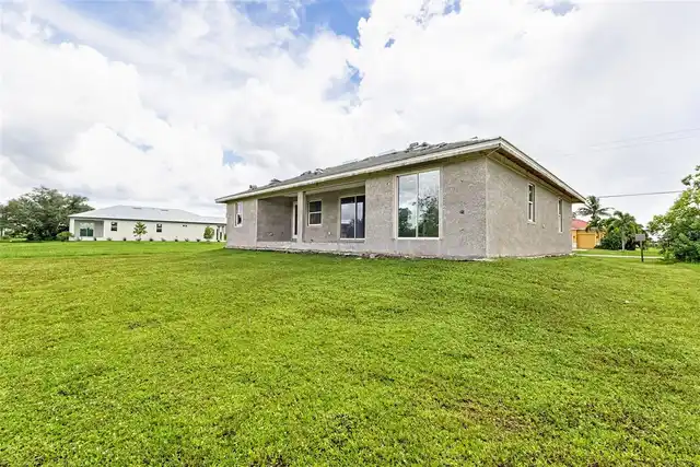 Listing Photo 12