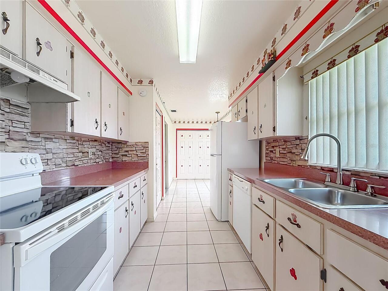 Listing Photo 8