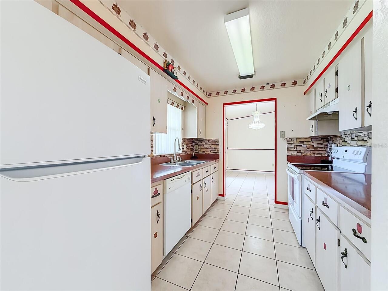 Listing Photo 12