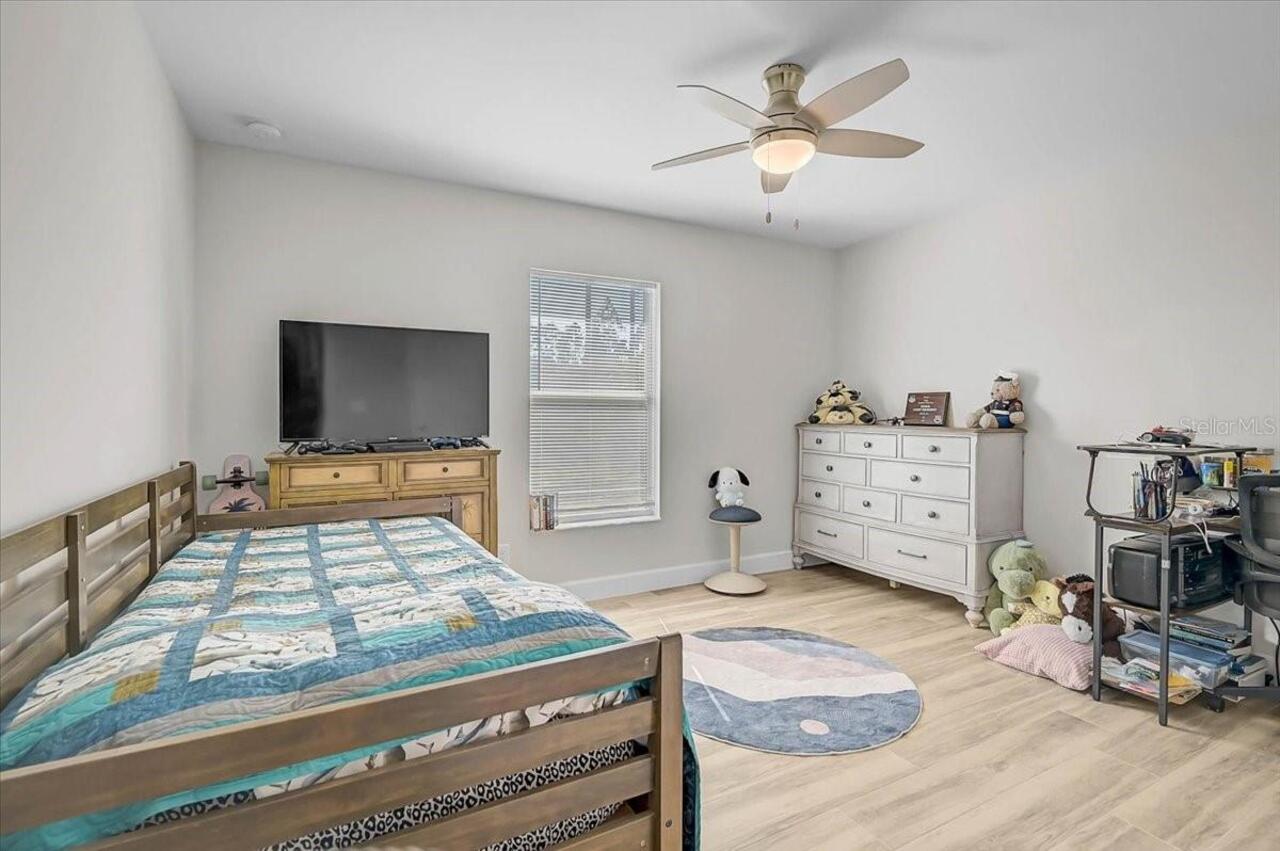Listing Photo 16