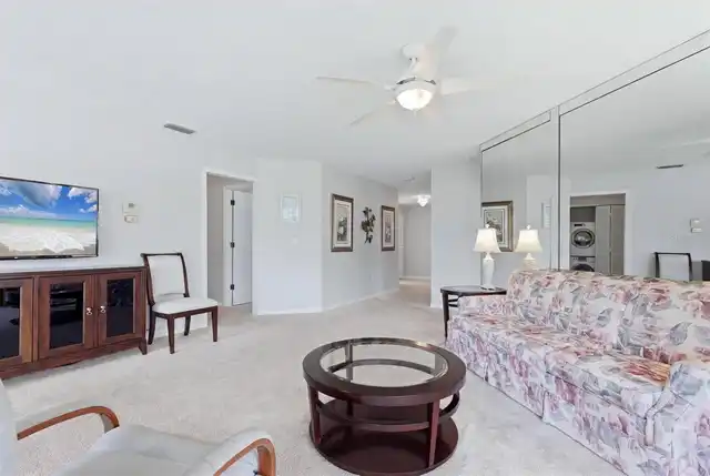 Listing Photo 12