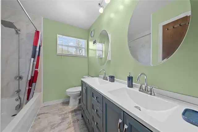 Listing Photo 11