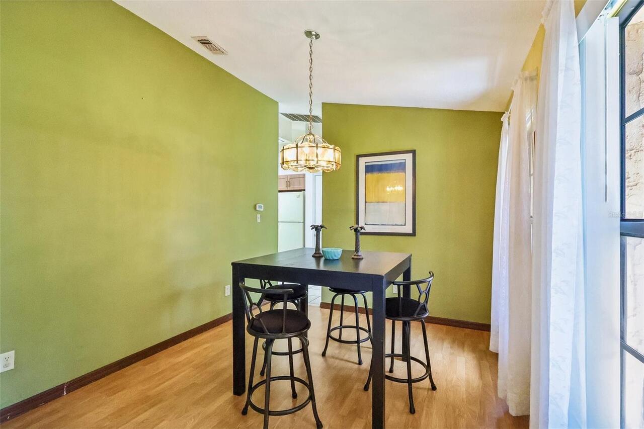Listing Photo 8
