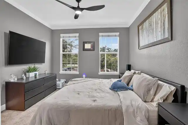 Listing Photo 10