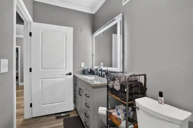 Listing Photo 16