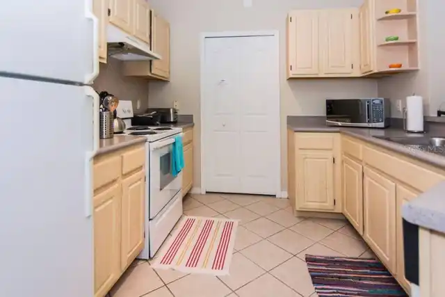 Listing Photo 9