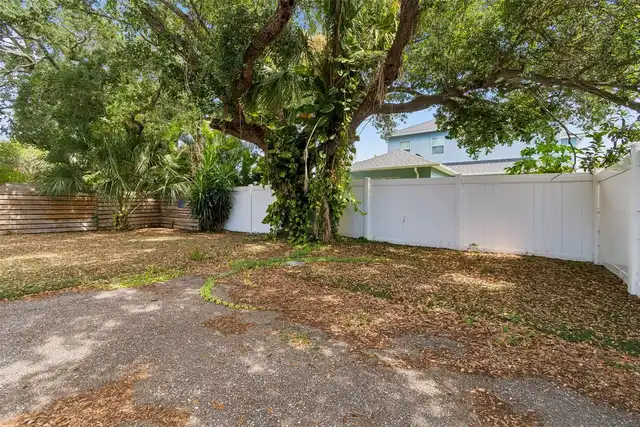Listing Photo 33