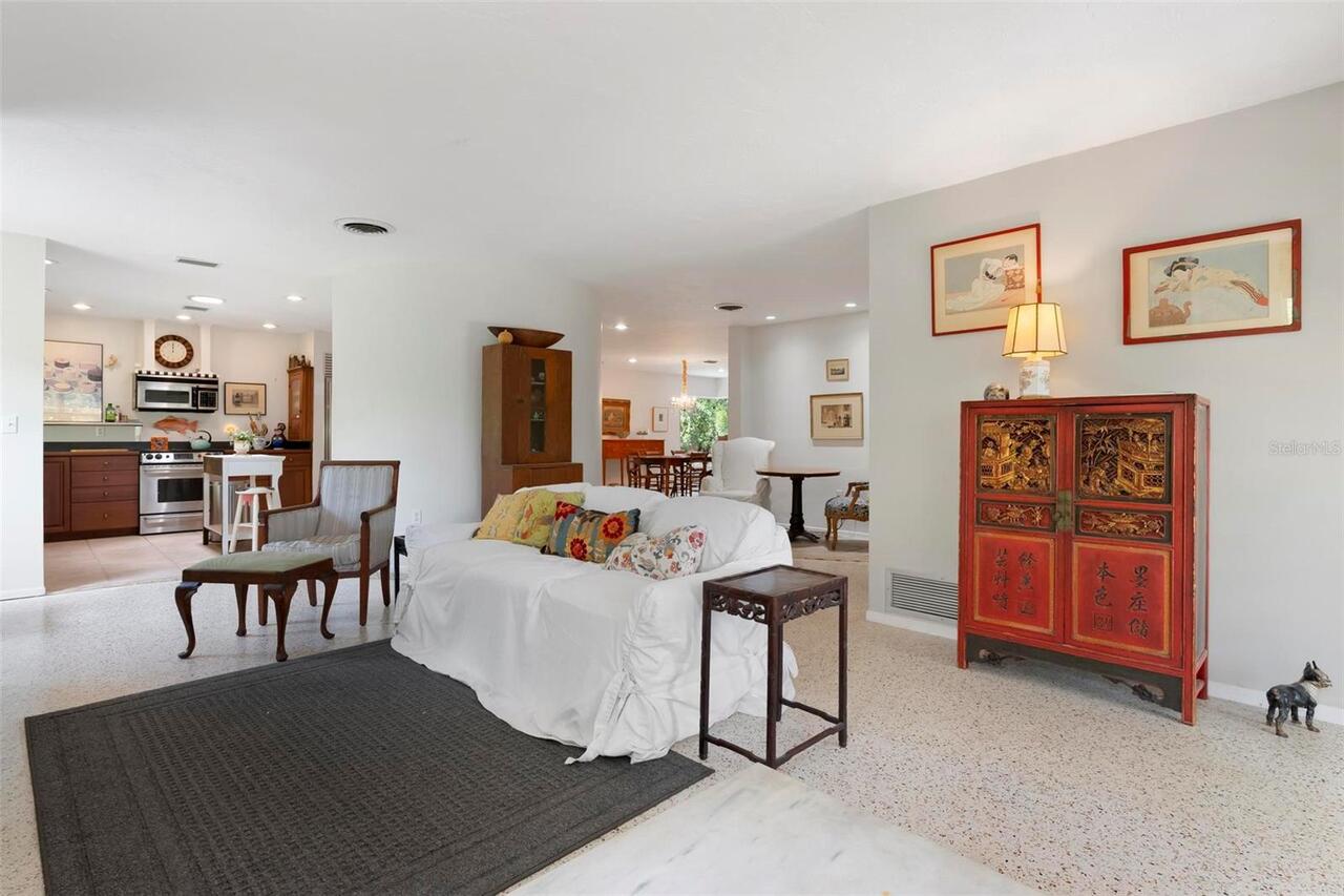 Listing Photo 8
