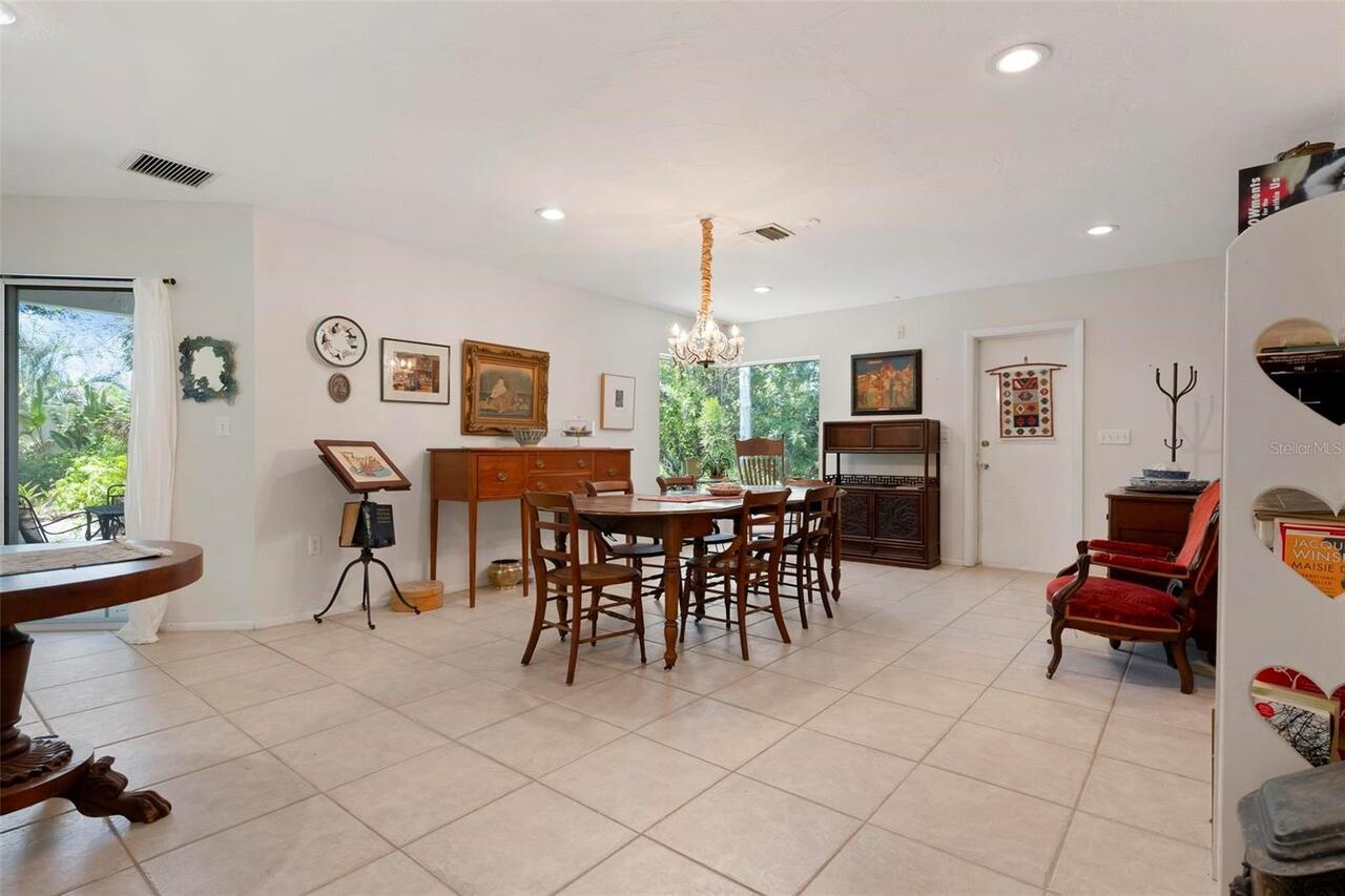 Listing Photo 14