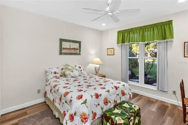 Listing Photo 25