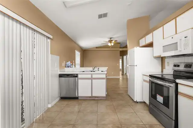 Listing Photo 8