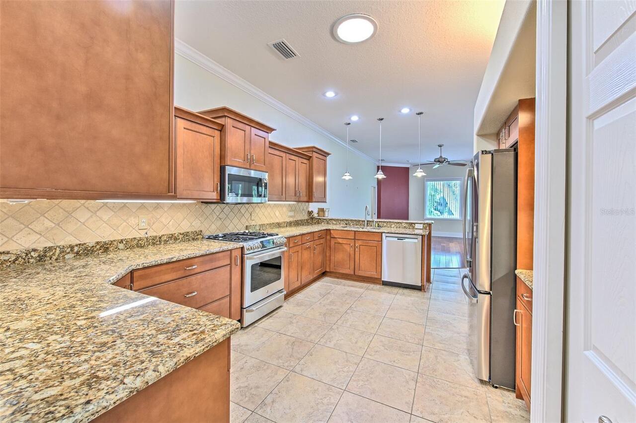Listing Photo 11