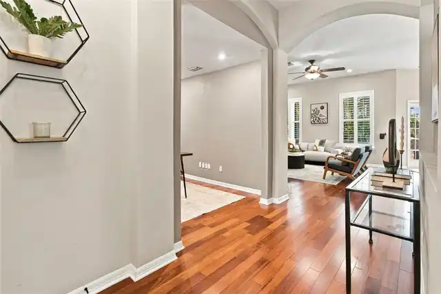 Listing Photo 8