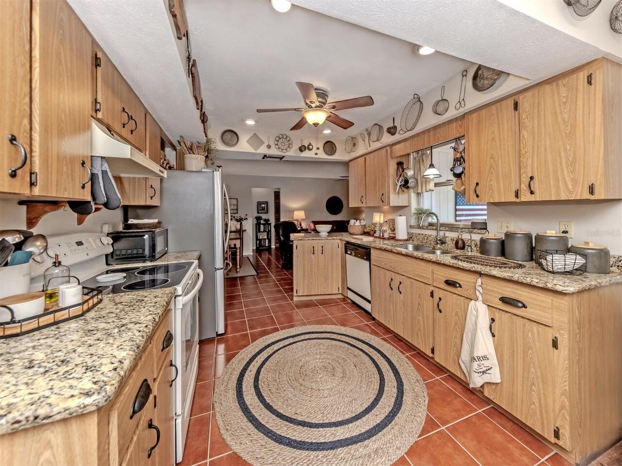 Listing Photo 8