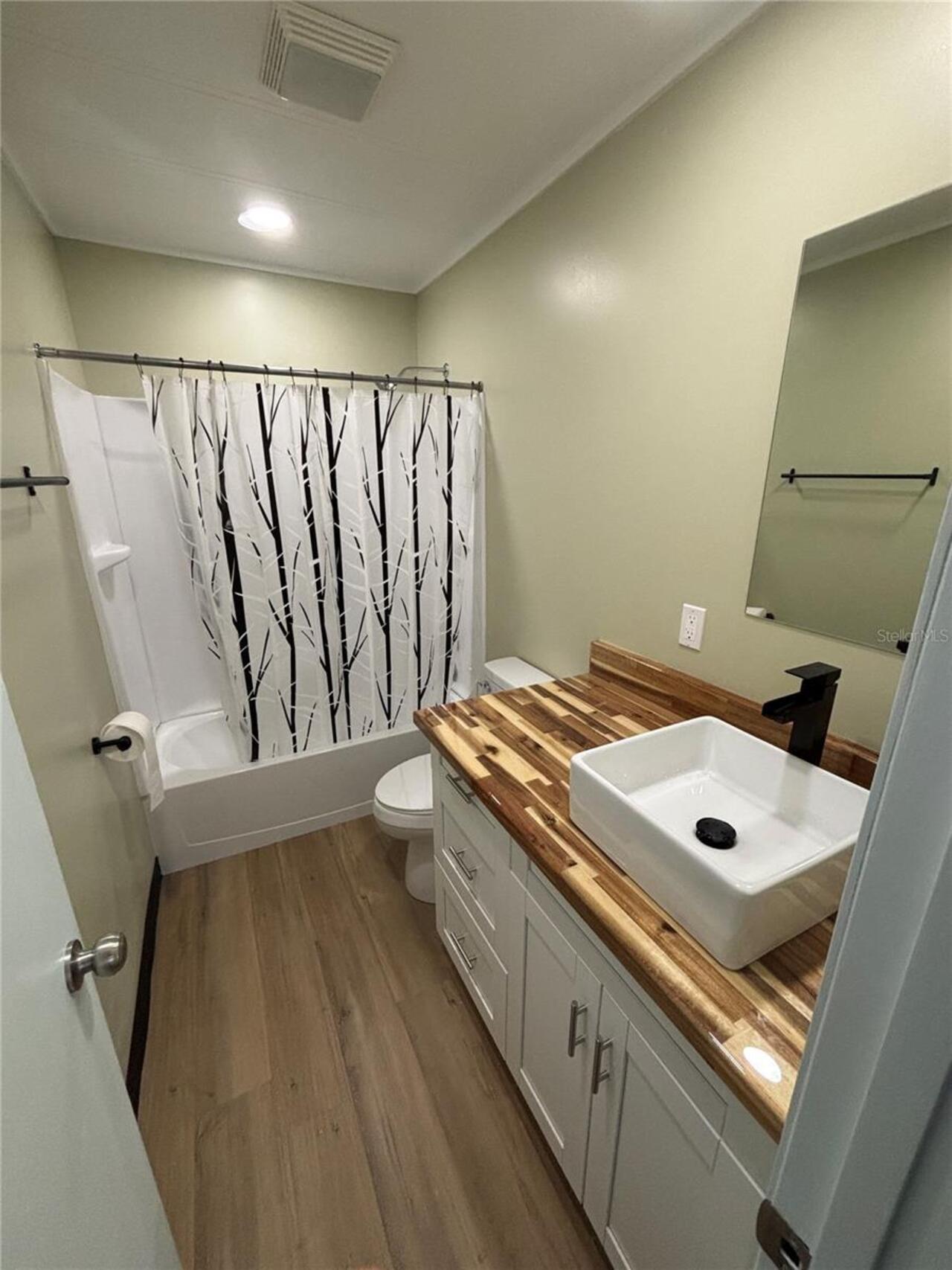 Listing Photo 17