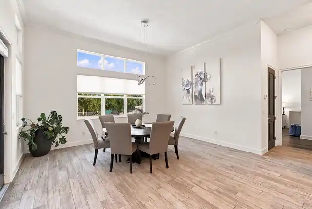 Listing Photo 12