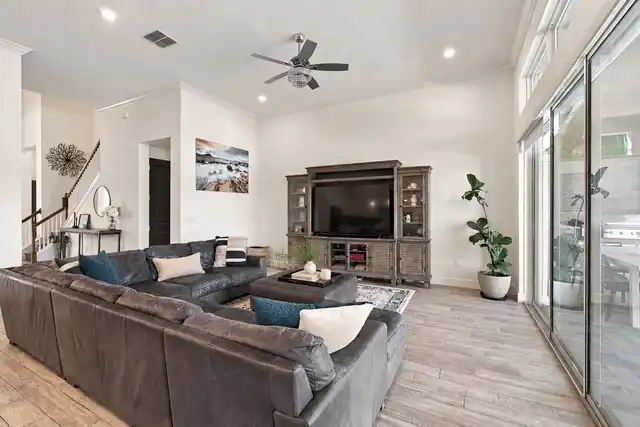 Listing Photo 17