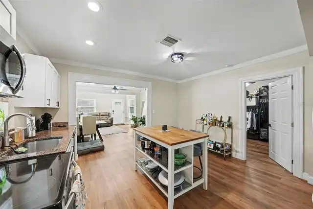 Listing Photo 9